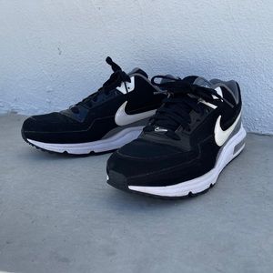 Black and Gray Air Max 90 Ltd Running